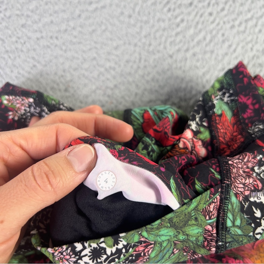 Lululemon Time To Sweat Crop Leggings Womens 4 Multicolor Floral Athletic - Picture 7 of 8